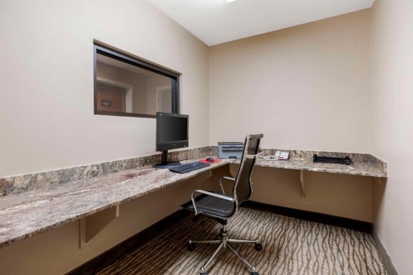 Comfort Suites Port Allen image 30