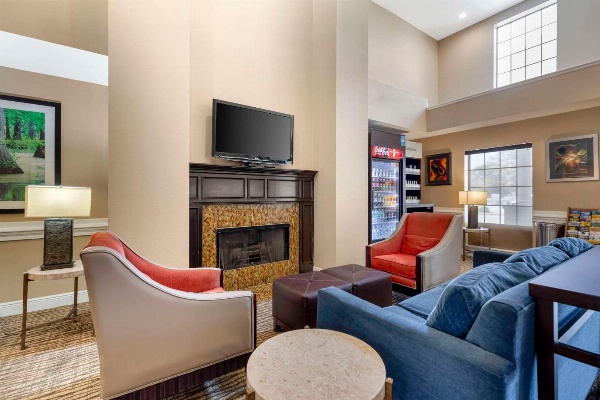 Comfort Suites Port Allen image 6